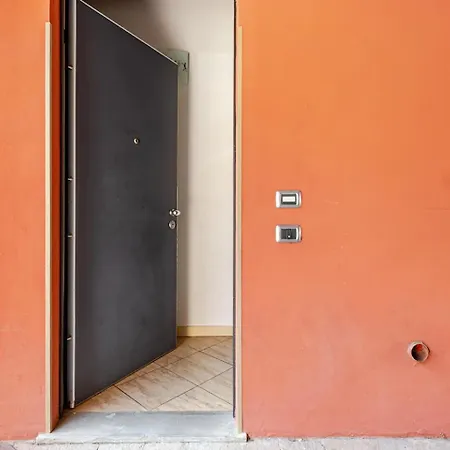 Artistic Urban Apartment Piacenza